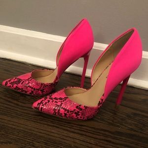 NWOT Hot pink snakeskin stilettos